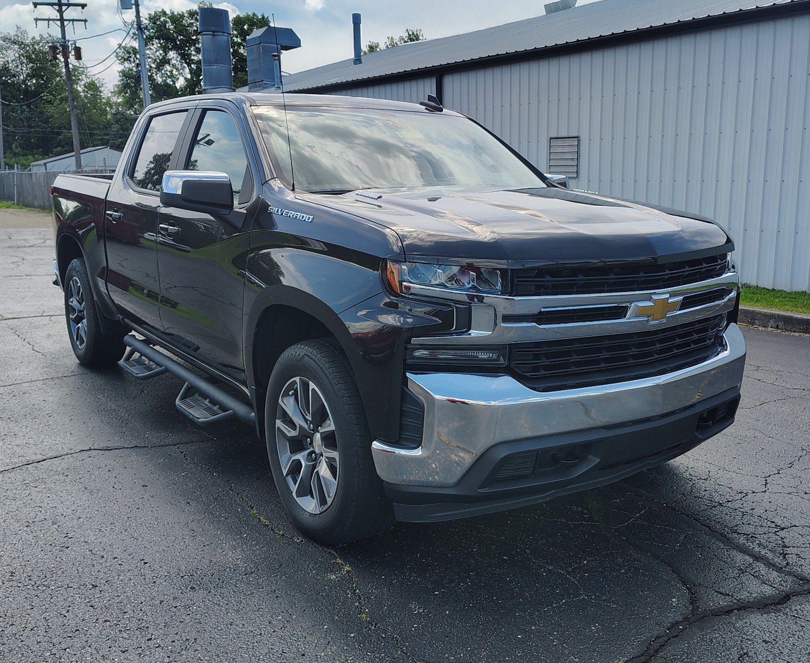 Used 2020 Chevrolet Silverado 1500 LT w/ All-Star Edition AWD/4WD image 3