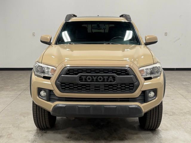 Used 2017 Toyota Tacoma TRD Off-Road image 4