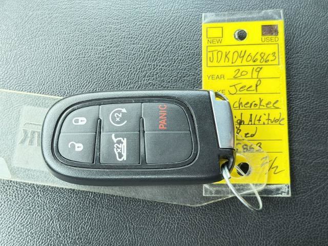 Used 2019 Jeep Cherokee Limited AWD/4WD image 34