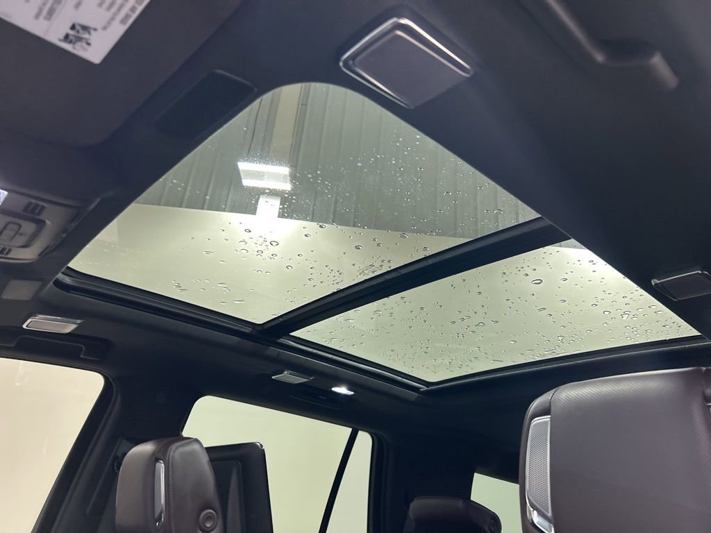 Used 2021 Cadillac Escalade Sport Platinum w/ LPO, ONYX Package image 28