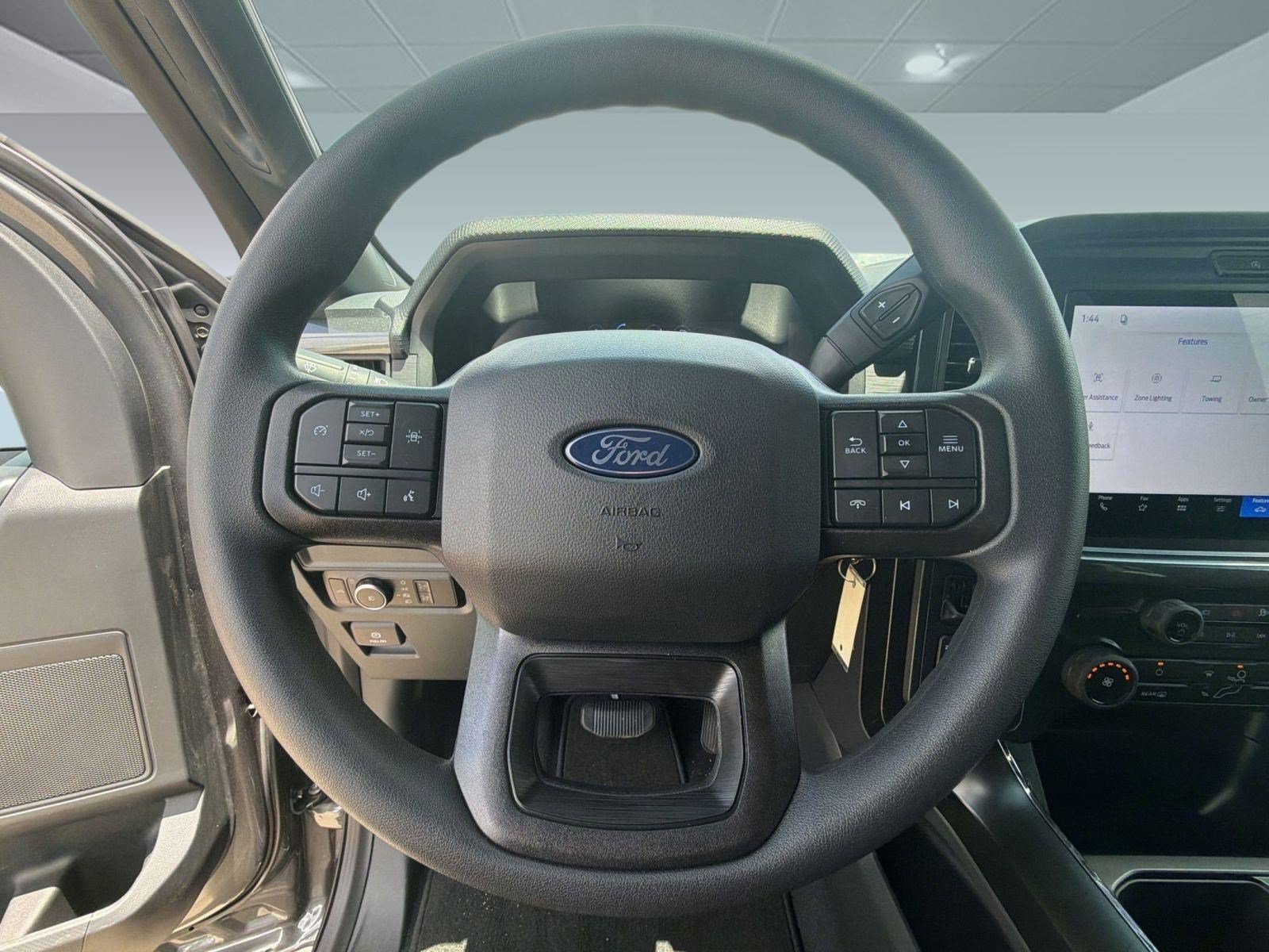 Used 2024 Volkswagen Atlas Peak Edition SE AWD/4WD image 13