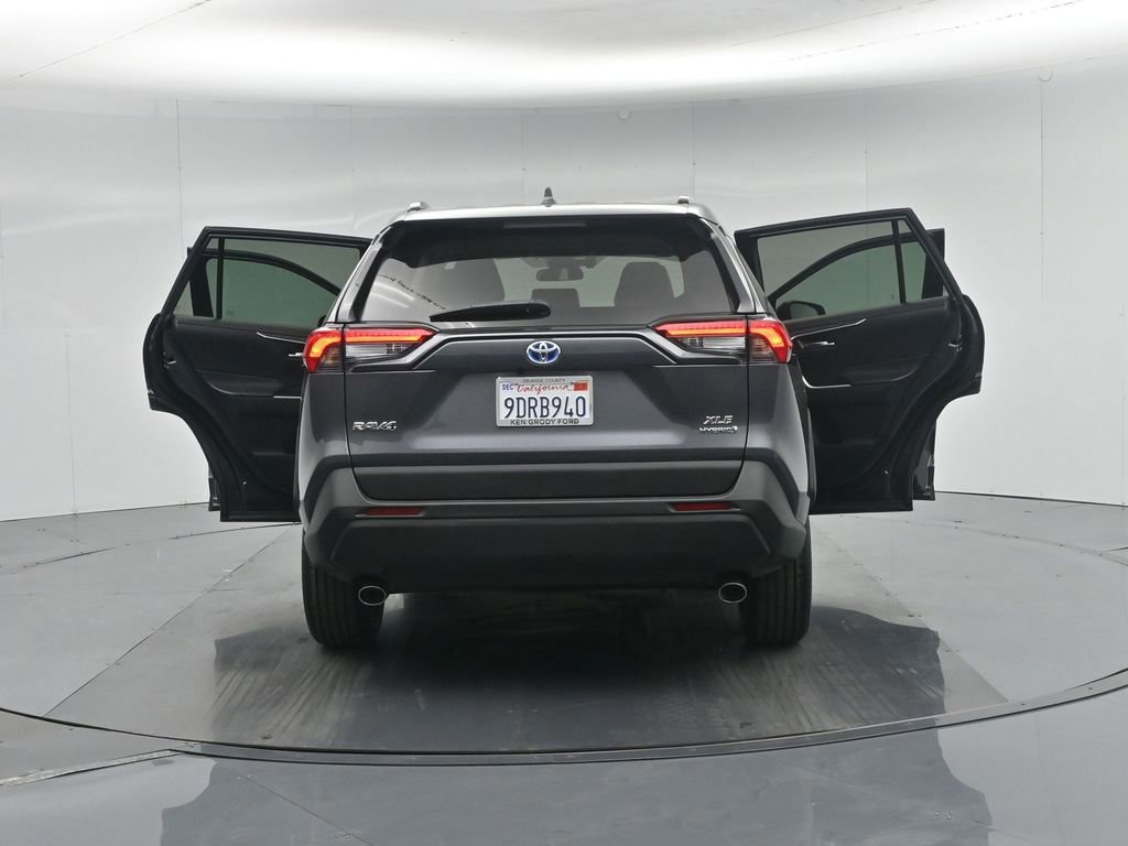Used 2022 Toyota RAV4 XLE Premium image 57