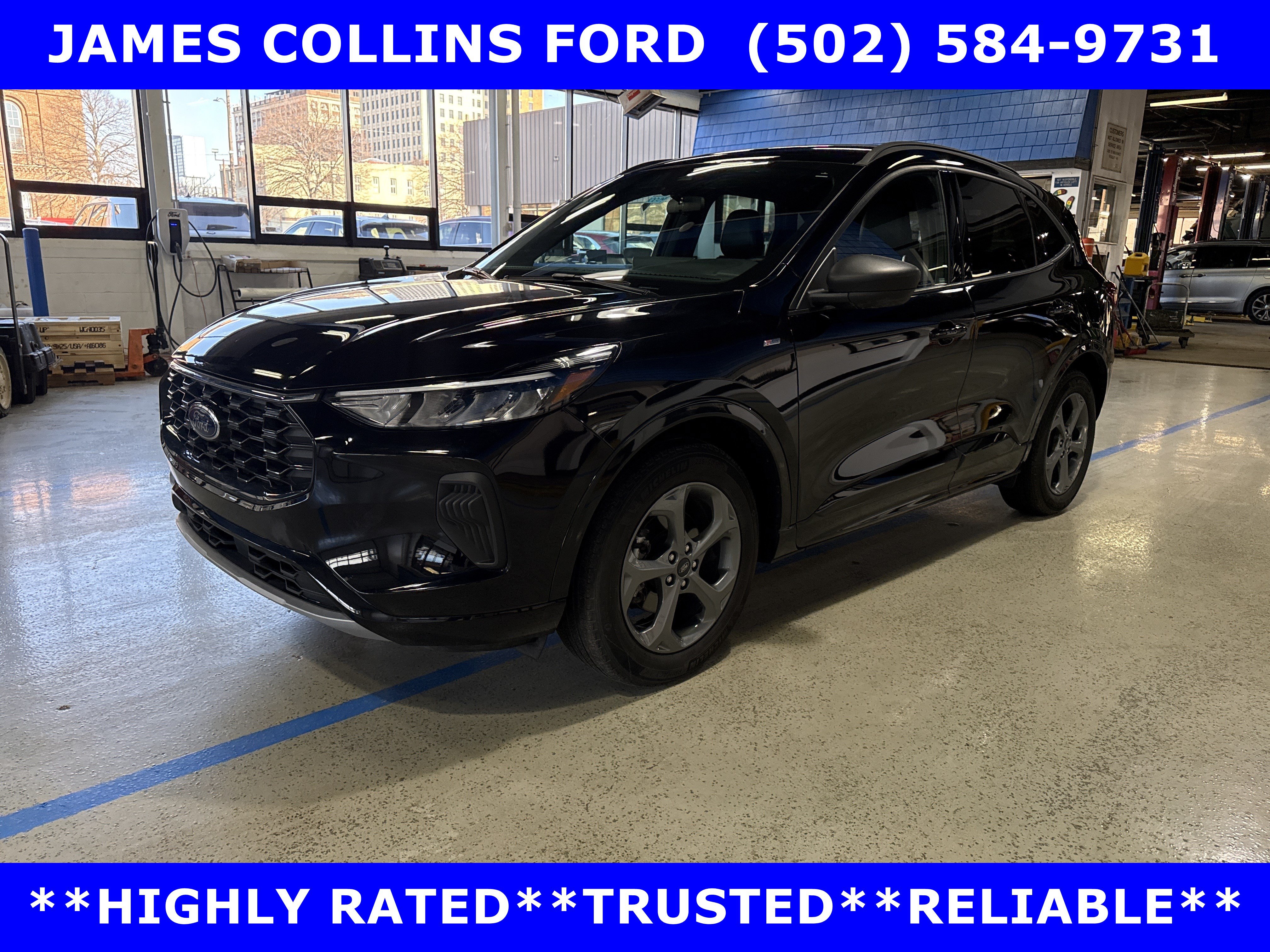 Certified 2023 Ford Escape ST-Line w/ Tech Pack #1 AWD/4WD image 3