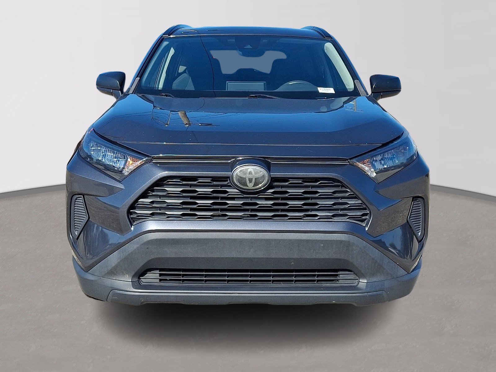 Used 2019 Toyota RAV4 LE FWD image 2