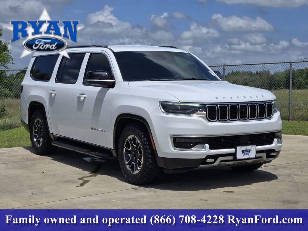 Used 2023 Jeep Wagoneer L Series II w/ Convenience Group I AWD/4WD image 2