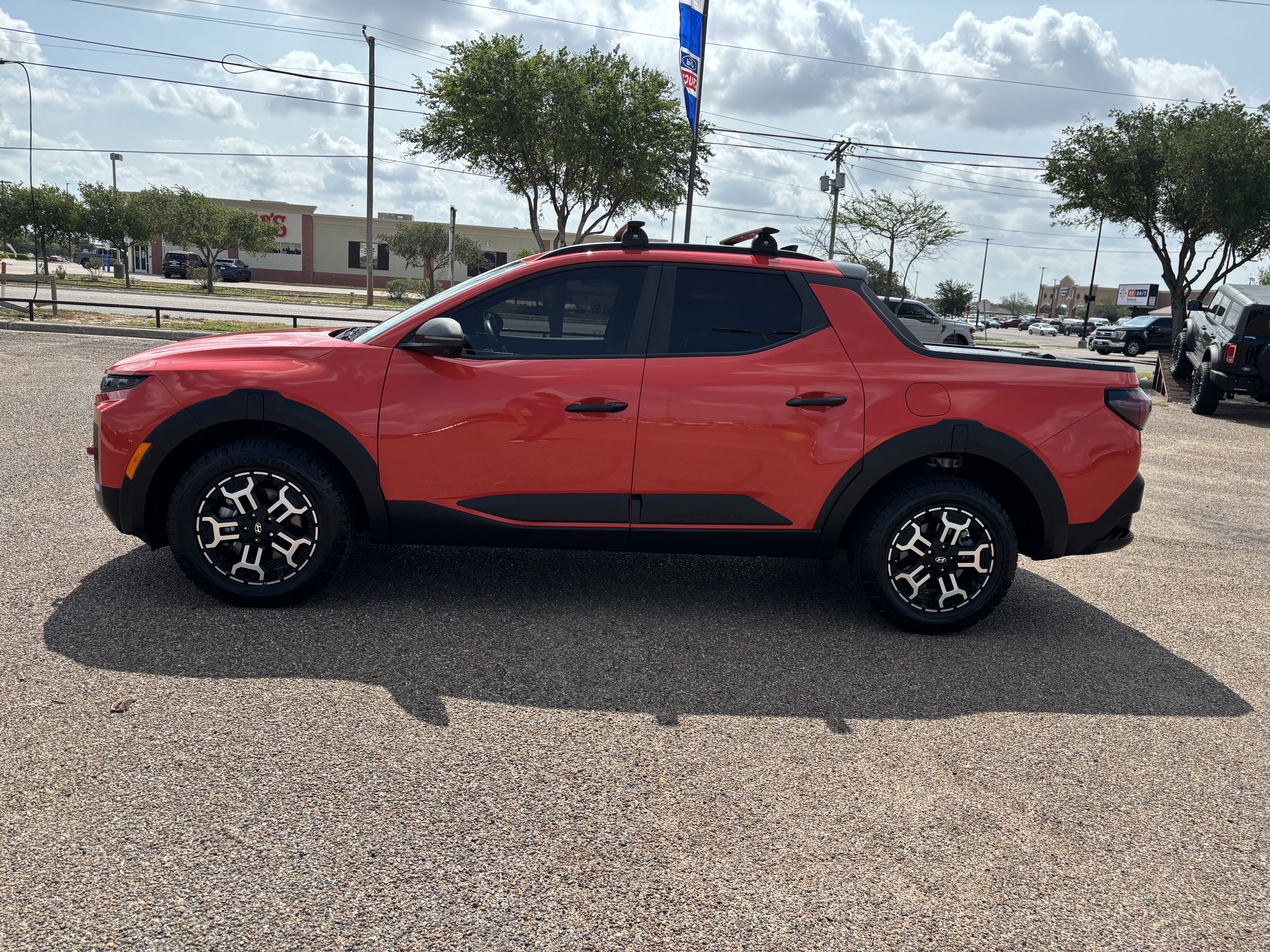 Used 2025 Hyundai Santa Cruz XRT AWD/4WD image 2