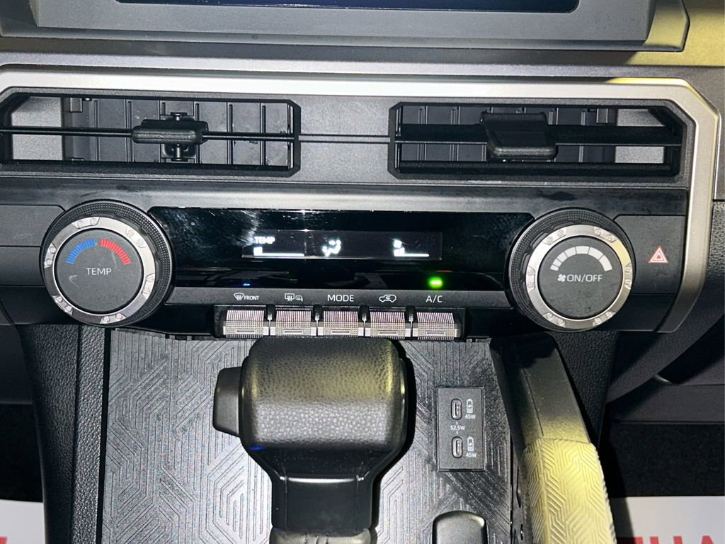 Used 2025 Toyota 4Runner SR5 AWD/4WD image 32