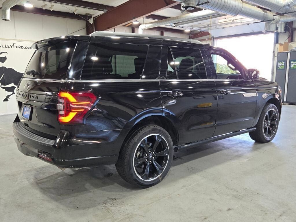 Certified 2022 Ford Expedition Limited image 4