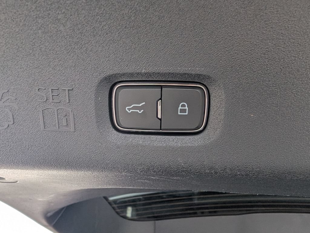 Certified 2025 Ford Expedition Active AWD/4WD image 35