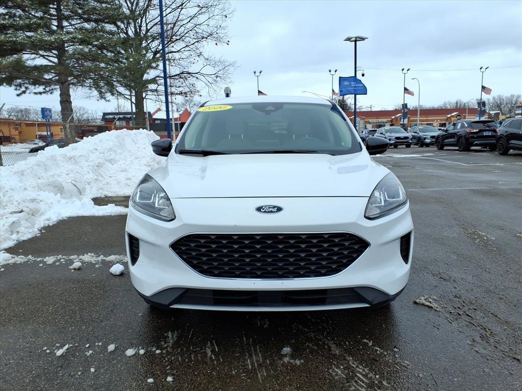 Certified 2020 Ford Escape SE image 4