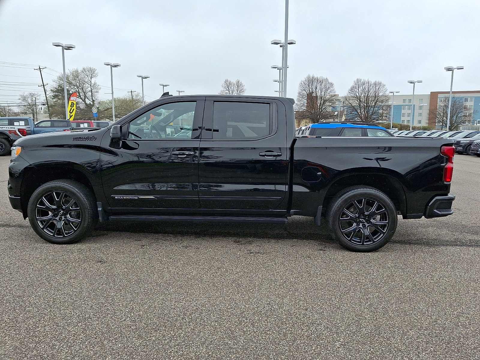 Used 2023 Chevrolet Silverado 1500 High Country w/ High Country Premium Package image 3