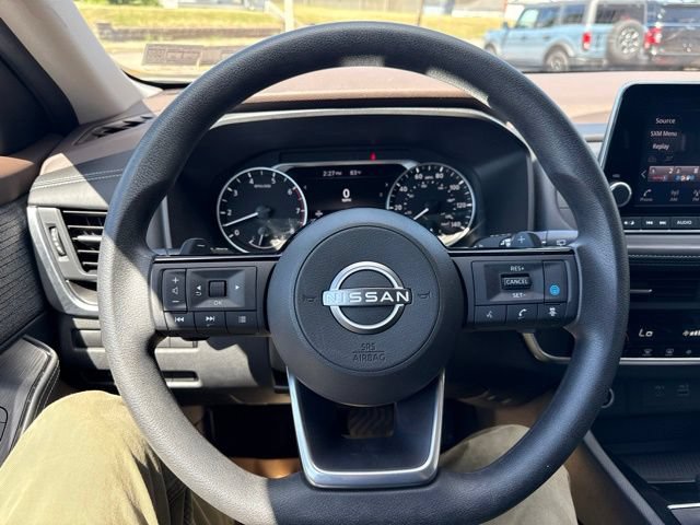 Used 2023 Nissan Rogue SV AWD/4WD image 19