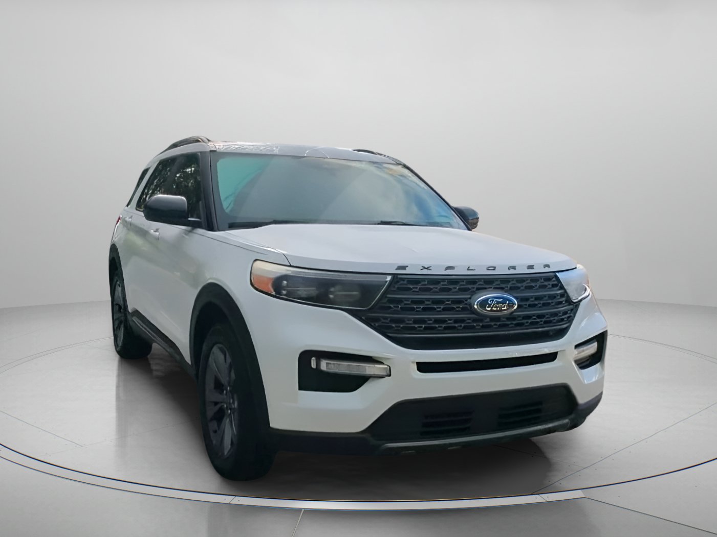 Certified 2022 Ford Explorer XLT w/ Equipment Group 202A RWD image 4