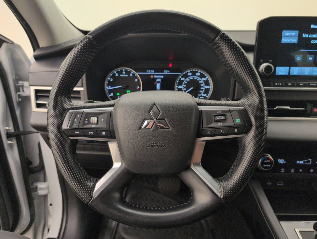 Used 2022 Mitsubishi Outlander SE image 42