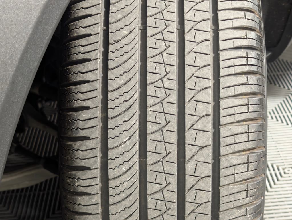 Certified 2025 Ford Explorer ST-Line w/ ST-Line Street Pack AWD/4WD image 26