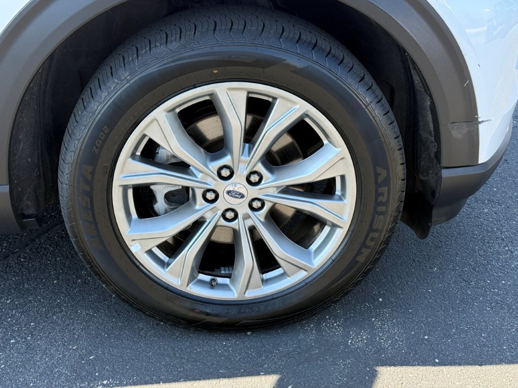 Certified 2023 Ford Explorer Limited AWD/4WD image 10