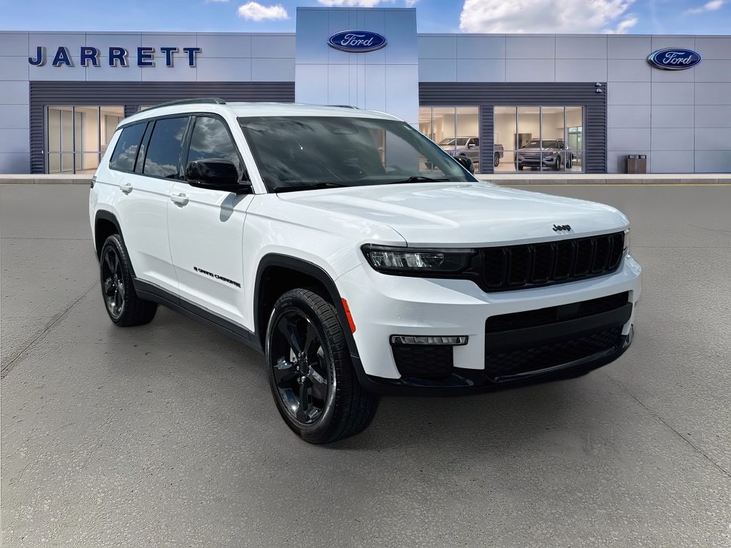 Used 2024 Jeep Grand Cherokee L Limited w/ Black Appearance Package RWD image 1