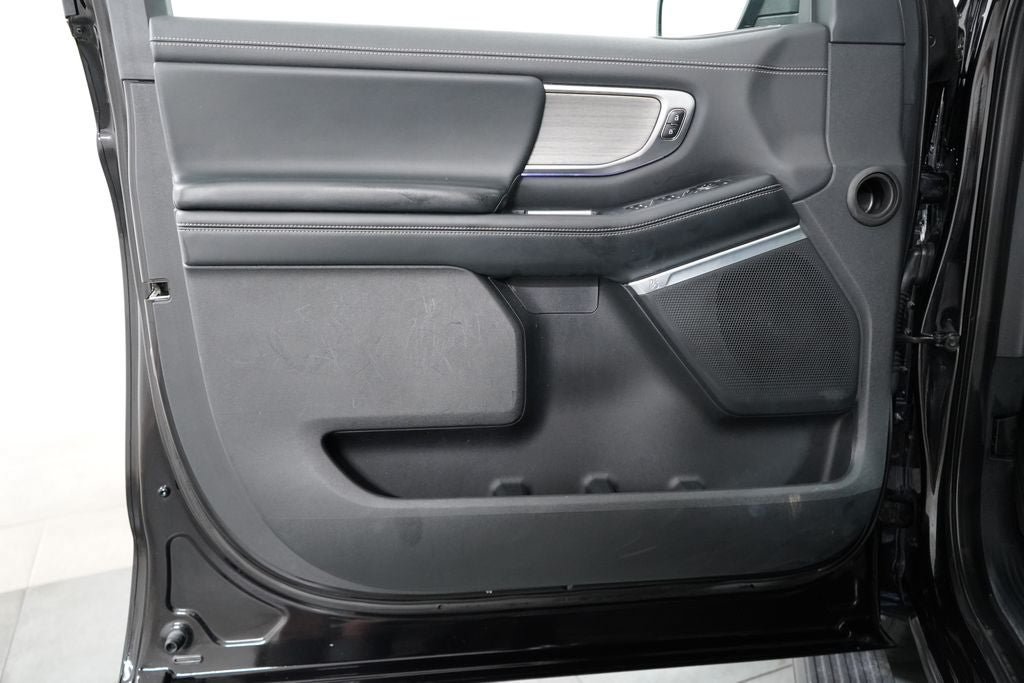Certified 2025 Ford Expedition Platinum AWD/4WD image 31