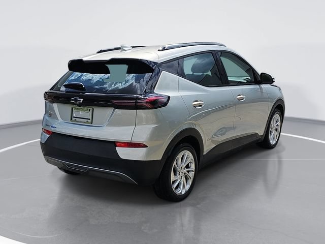 Used 2023 Chevrolet Bolt EUV LT w/ Driver Confidence Package FWD image 3