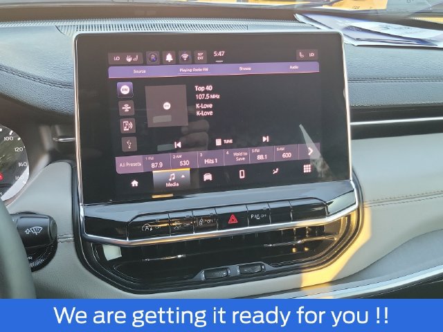 Used 2025 Jeep Compass Limited AWD/4WD image 8