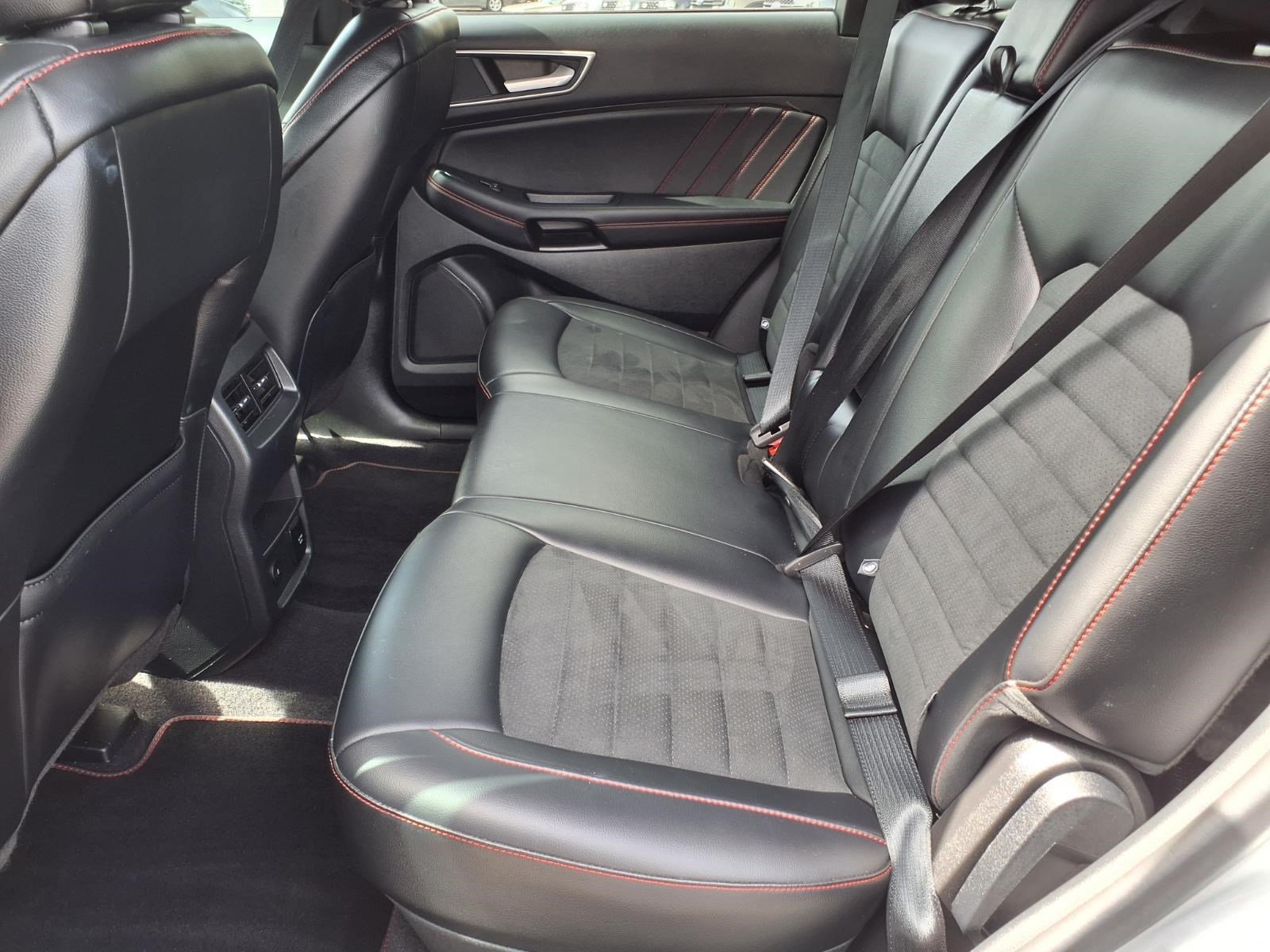 Certified 2024 Ford Edge ST-Line AWD/4WD image 11