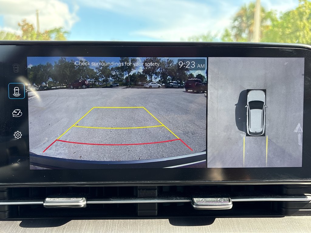 Used 2025 Hyundai Kona Limited FWD image 23