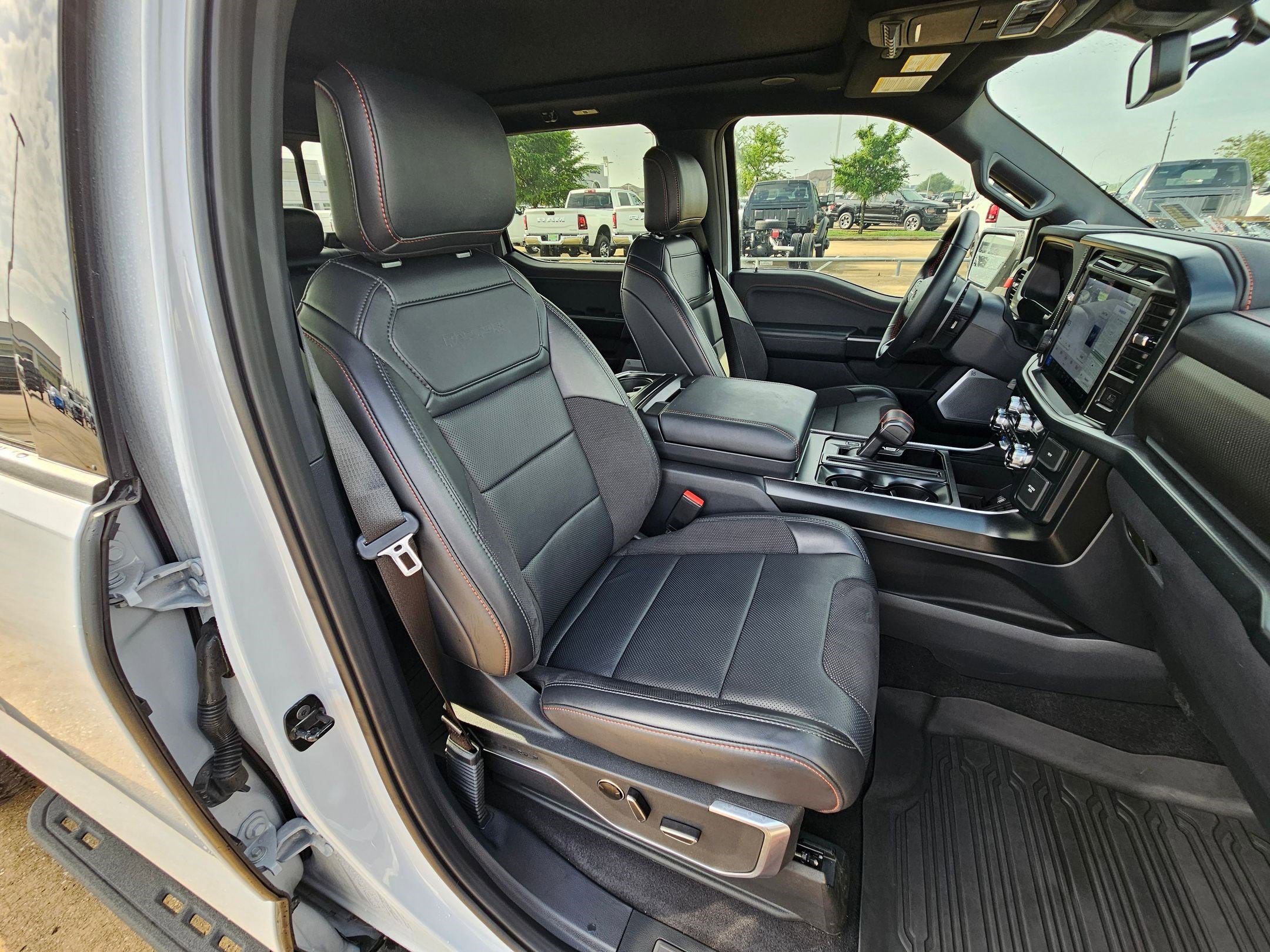 Certified 2025 Ford F150 Raptor AWD/4WD image 32