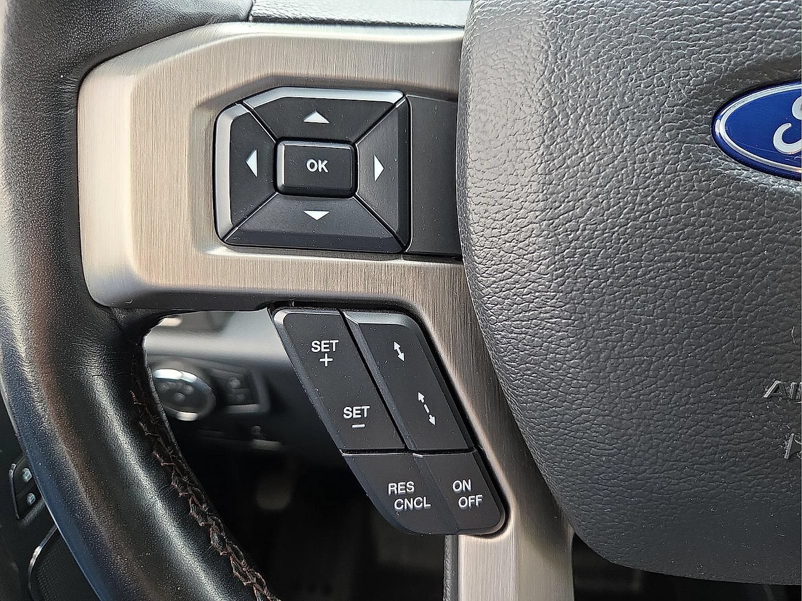 Certified 2022 Ford F250 Platinum w/ FX4 Off-Road Package AWD/4WD image 22