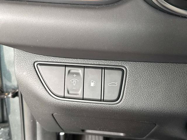 Used 2023 Genesis G70 2.0T RWD image 25