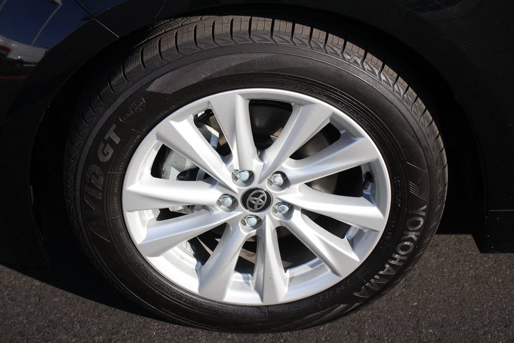 Used 2025 Toyota Corolla SE FWD image 14