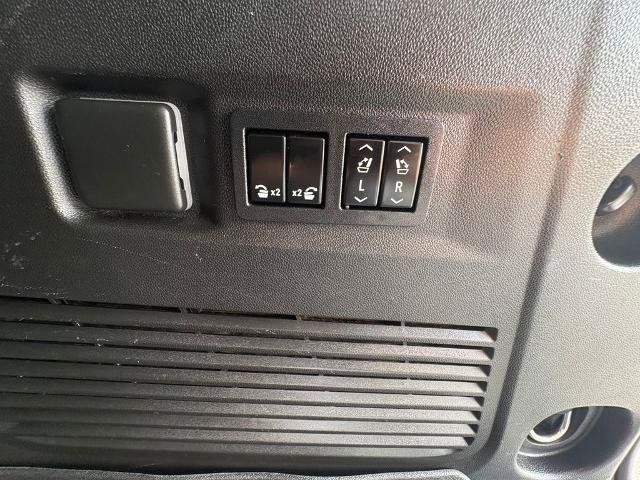 Used 2022 Chevrolet Tahoe High Country AWD/4WD image 28