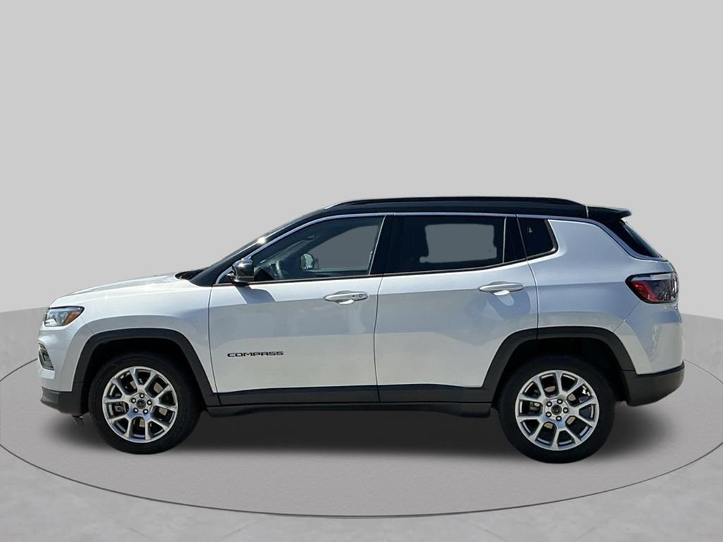 Used 2025 Jeep Compass Limited AWD/4WD image 4
