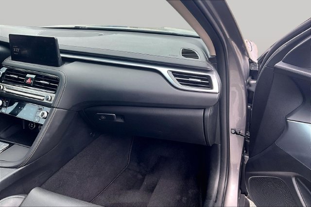 Used 2025 Genesis G70 2.5T RWD image 19