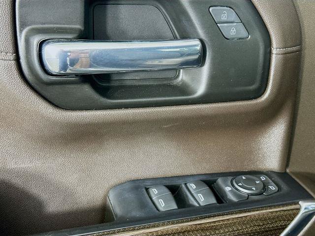 Used 2021 Chevrolet Silverado 1500 LT Trail Boss w/ LPO, Dark Essentials Package AWD/4WD image 18