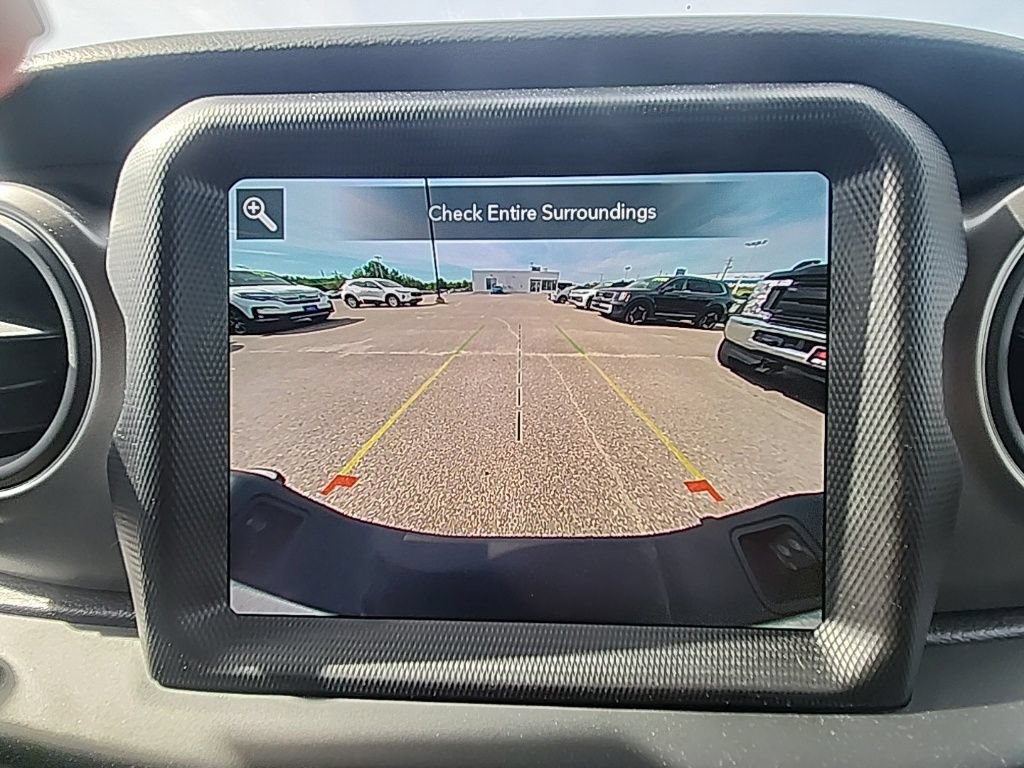 Used 2022 Jeep Gladiator Sport AWD/4WD image 18