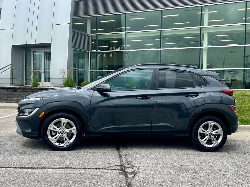 Used 2022 Hyundai Kona SEL AWD/4WD image 3