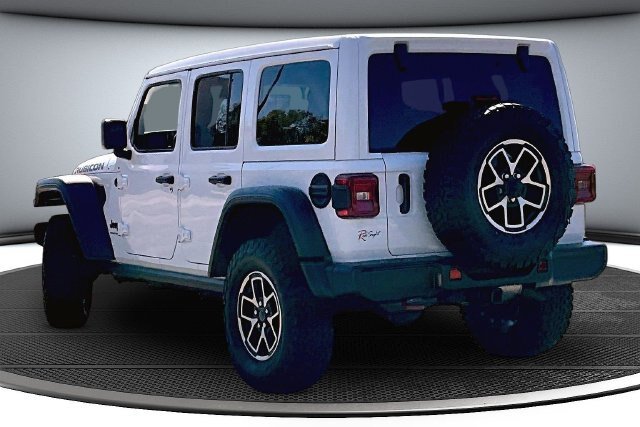 Used 2024 Jeep Wrangler Unlimited Rubicon w/ Technology Group AWD/4WD image 4