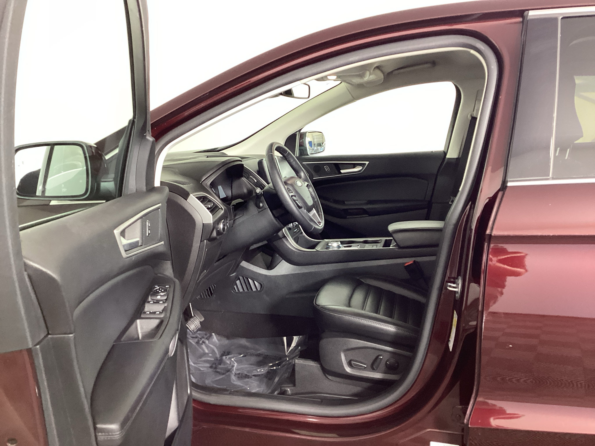 Certified 2024 Ford Edge SEL w/ Convenience Package AWD/4WD image 16
