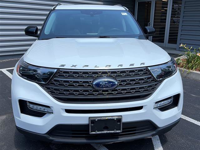 Certified 2022 Ford Explorer XLT w/ Equipment Group 202A AWD/4WD image 9