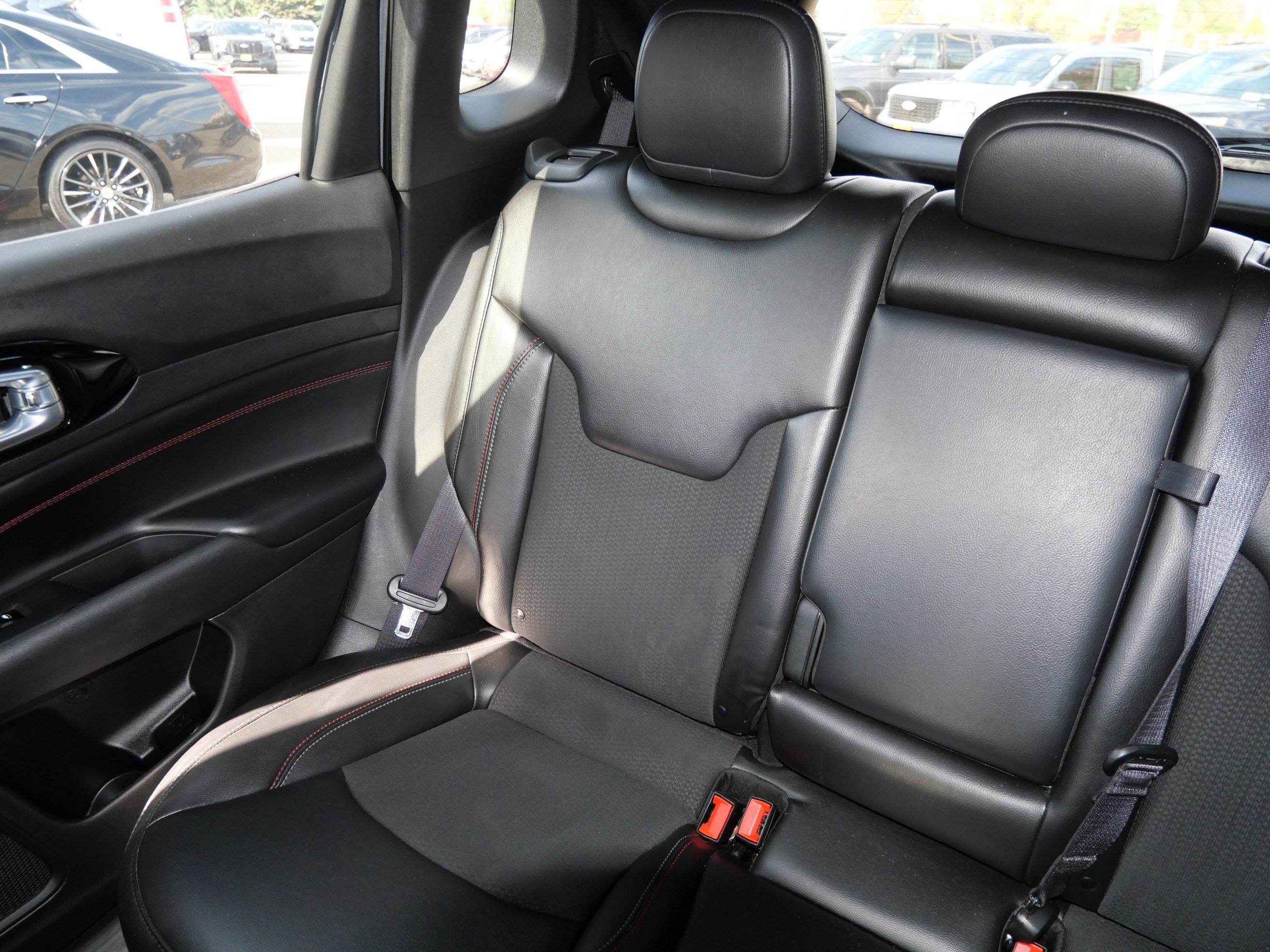 Used 2023 Jeep Compass Trailhawk AWD/4WD image 12
