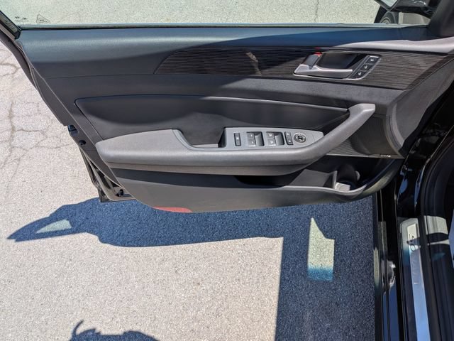 Used 2018 Hyundai Sonata Limited w/ Limited Ultimate Package 03 FWD image 6