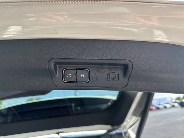 Certified 2023 Ford Explorer Limited w/ Equipment Group 301A AWD/4WD image 14