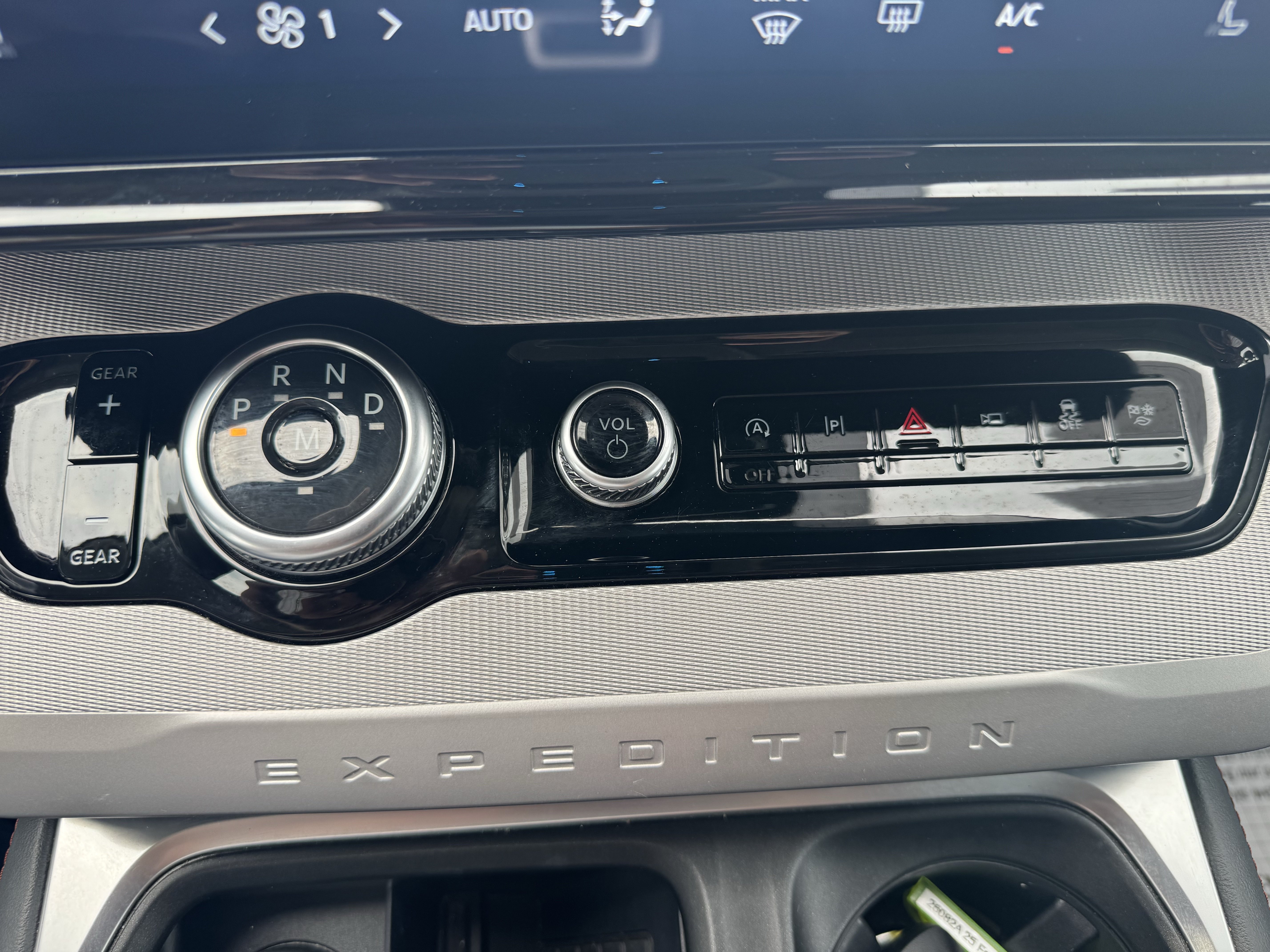 Certified 2025 Ford Expedition Active RWD image 15