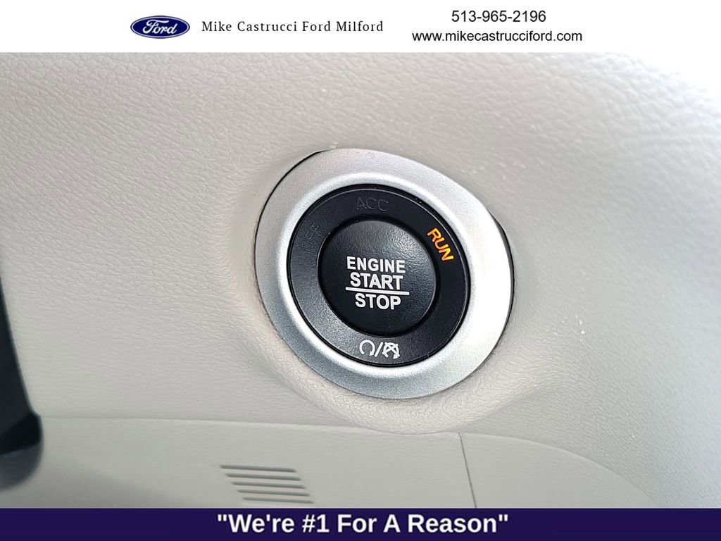 Used 2023 Chrysler Pacifica Touring-L FWD image 19