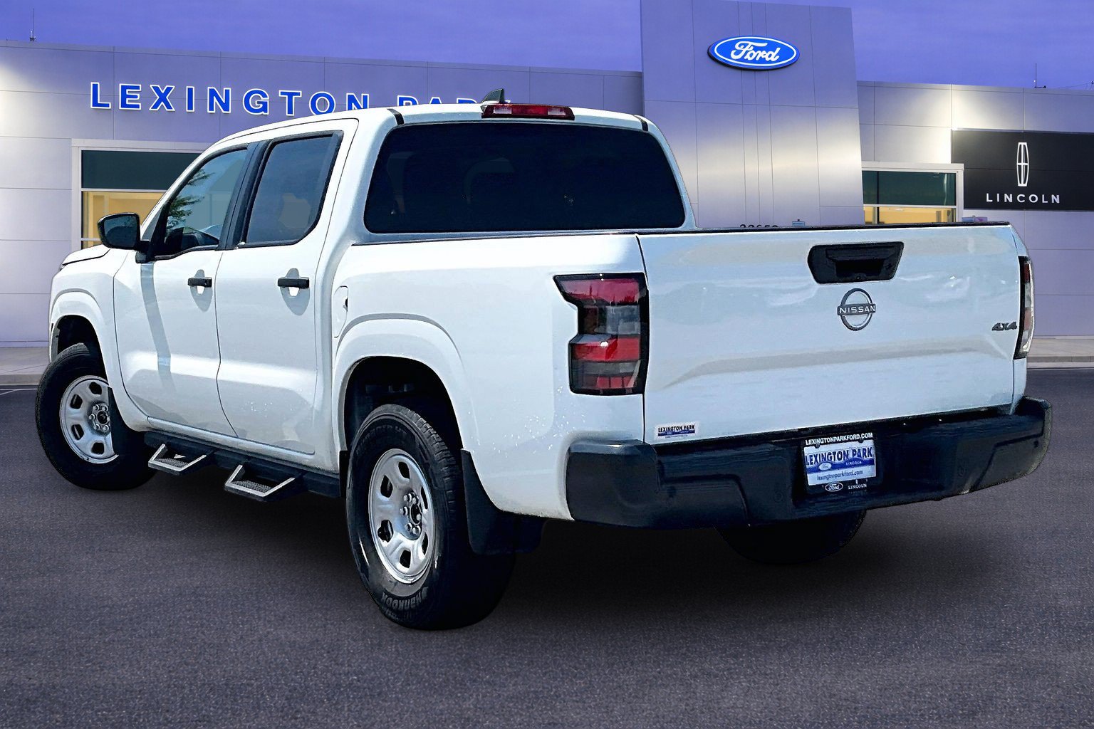 Used 2022 Nissan Frontier S w/ Technology Package AWD/4WD image 4