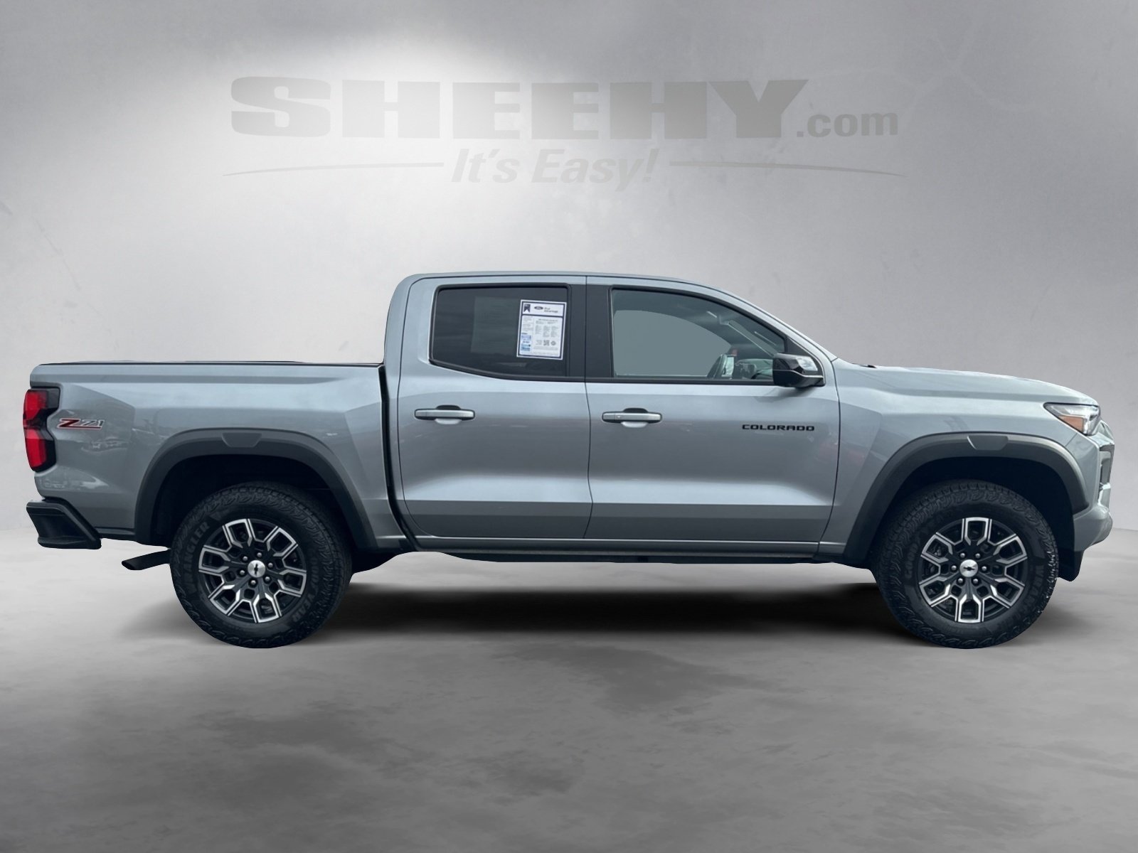 Used 2024 Chevrolet Colorado Z71 w/ Z71 Convenience Package 2 image 10