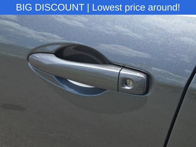 Used 2024 Nissan Versa SV FWD image 17