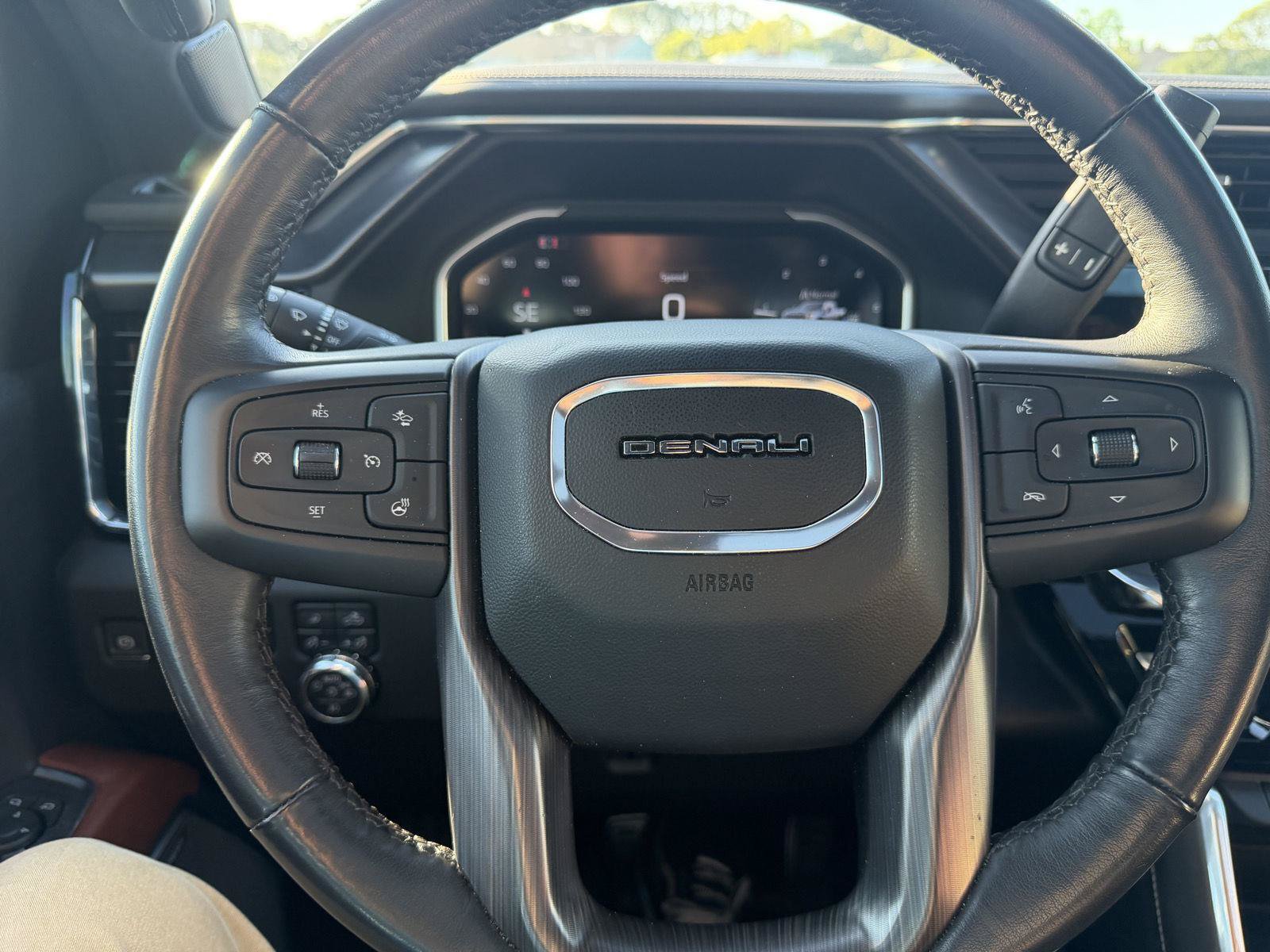 Used 2024 GMC Sierra 2500 Denali Ultimate AWD/4WD image 13