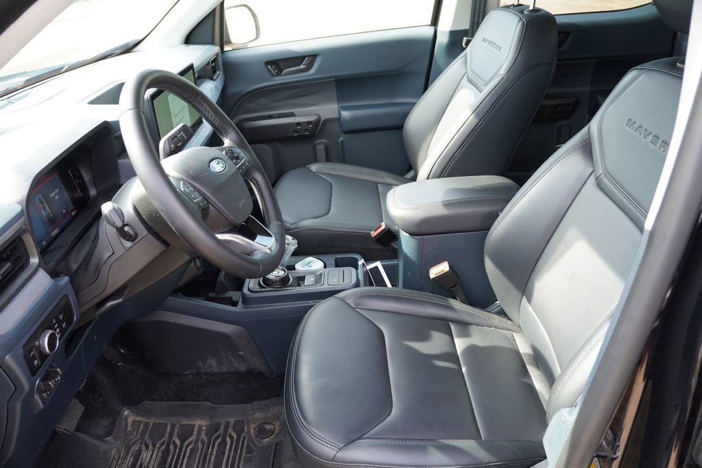 Certified 2025 Ford Maverick Lariat w/ Black Appearance Package AWD/4WD image 4
