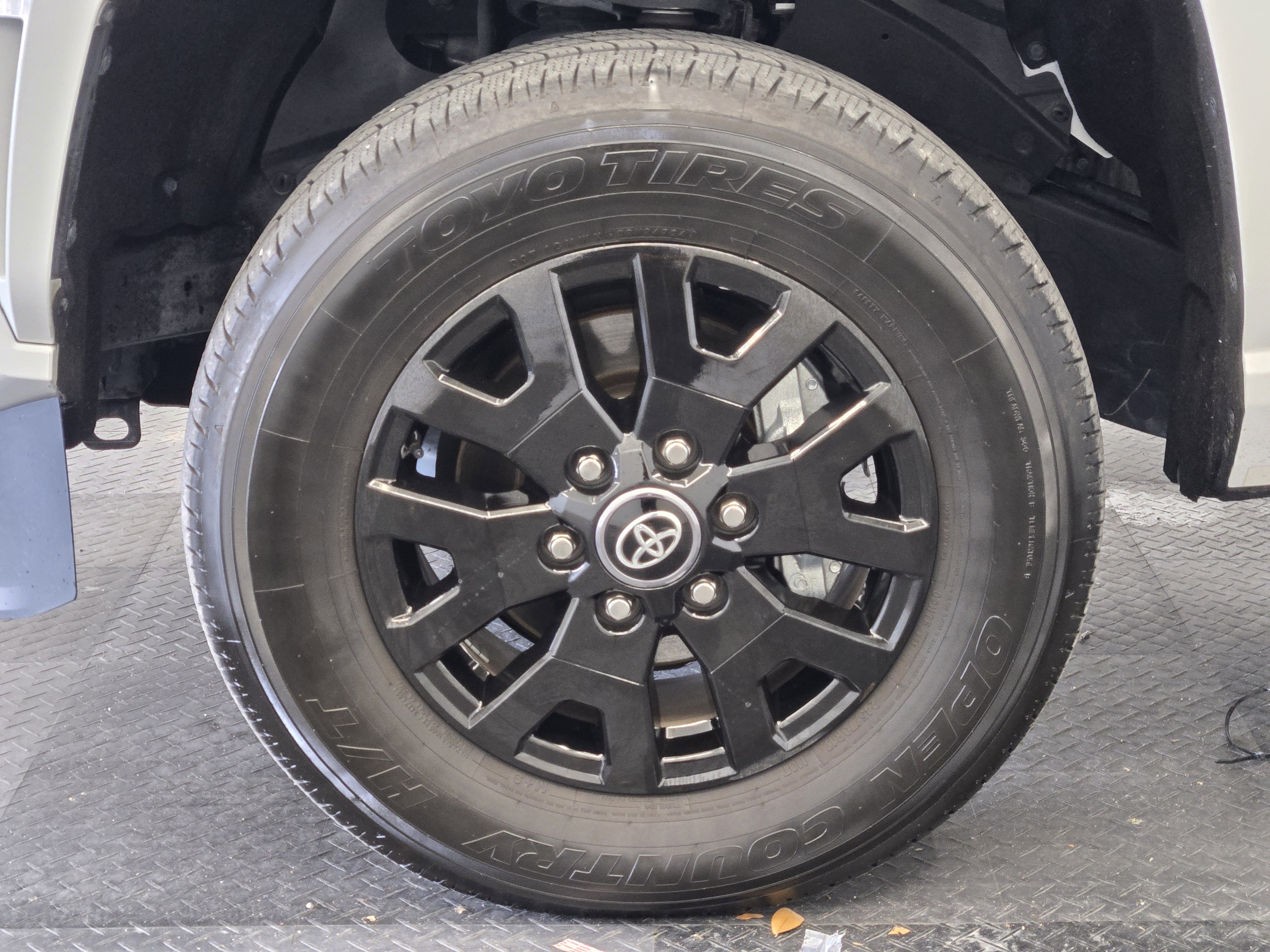 Used 2025 Toyota Tacoma SR5 RWD image 10